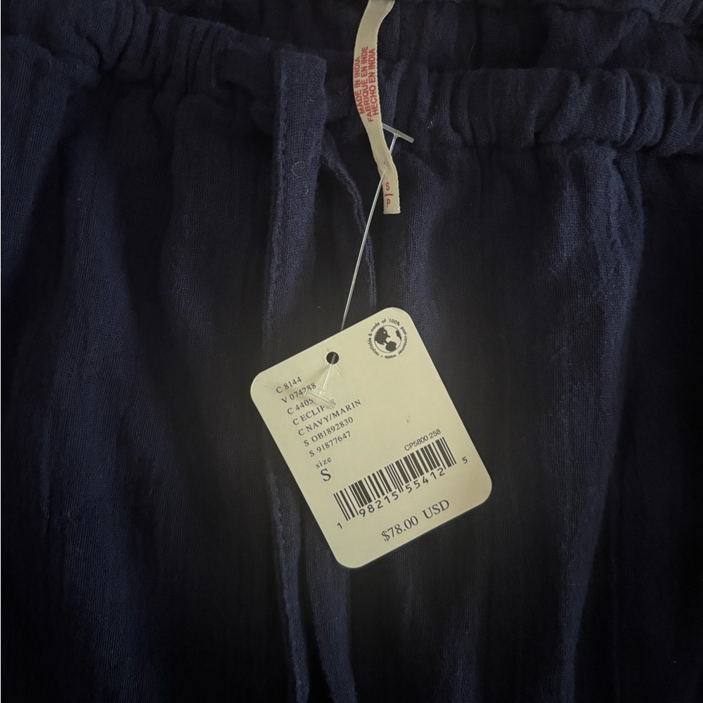 Navy blue mermaid maxi skirt from Free People. Never worn, new with tags. Size S